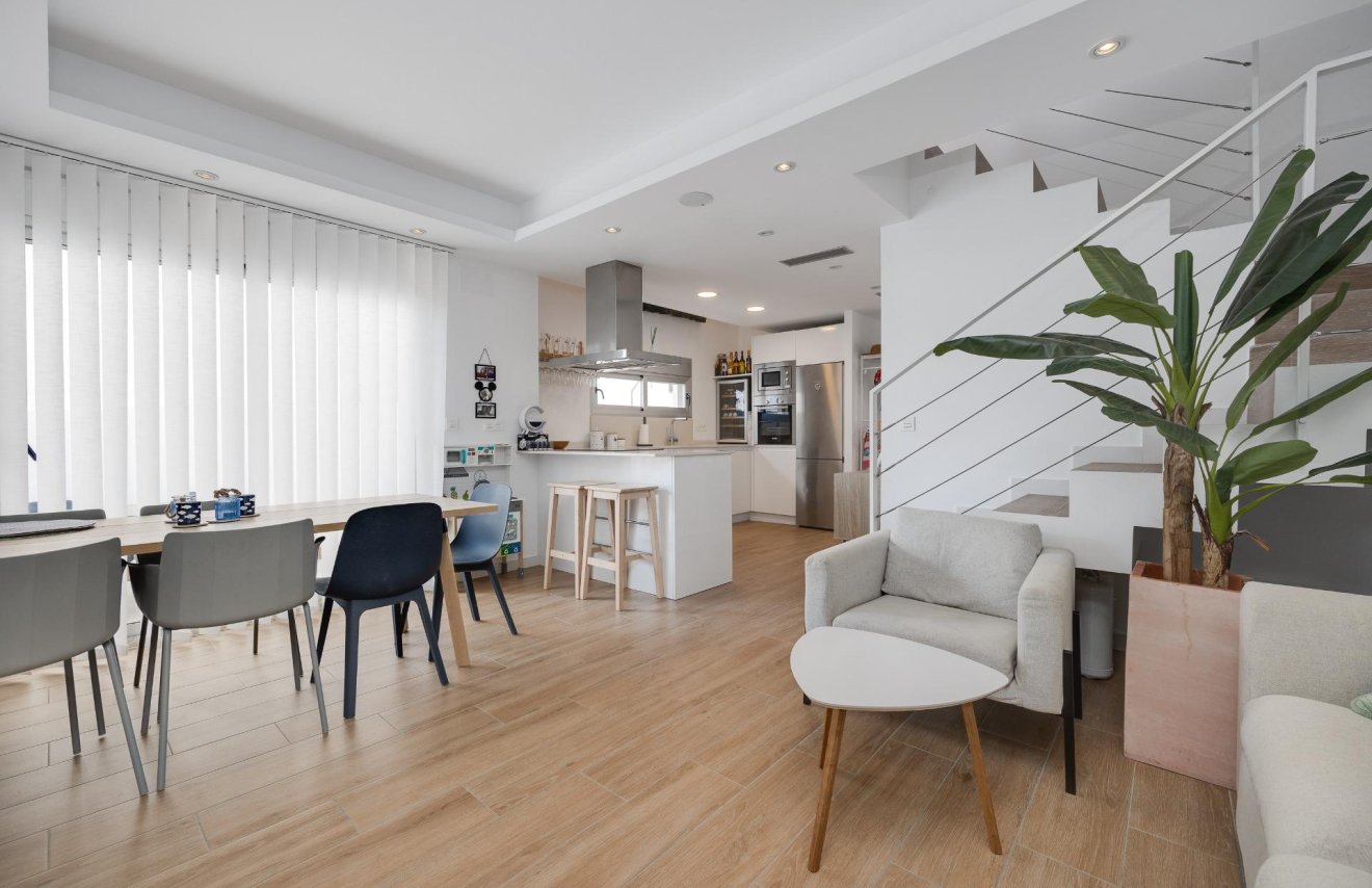 Resale - Chalet - Torrevieja - Los Frutales