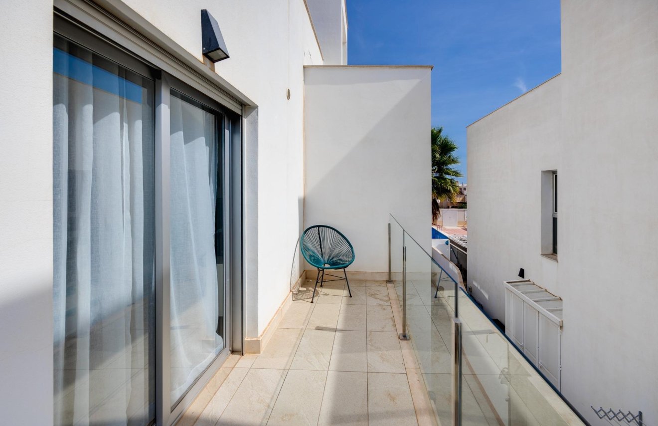 Resale - Chalet - Torrevieja - Los Frutales