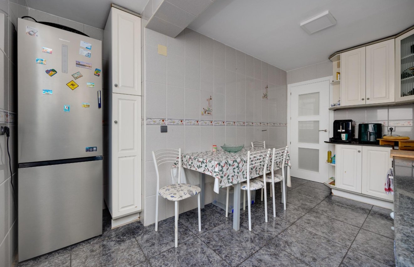 Resale - Apartamento - Torrevieja - Centro