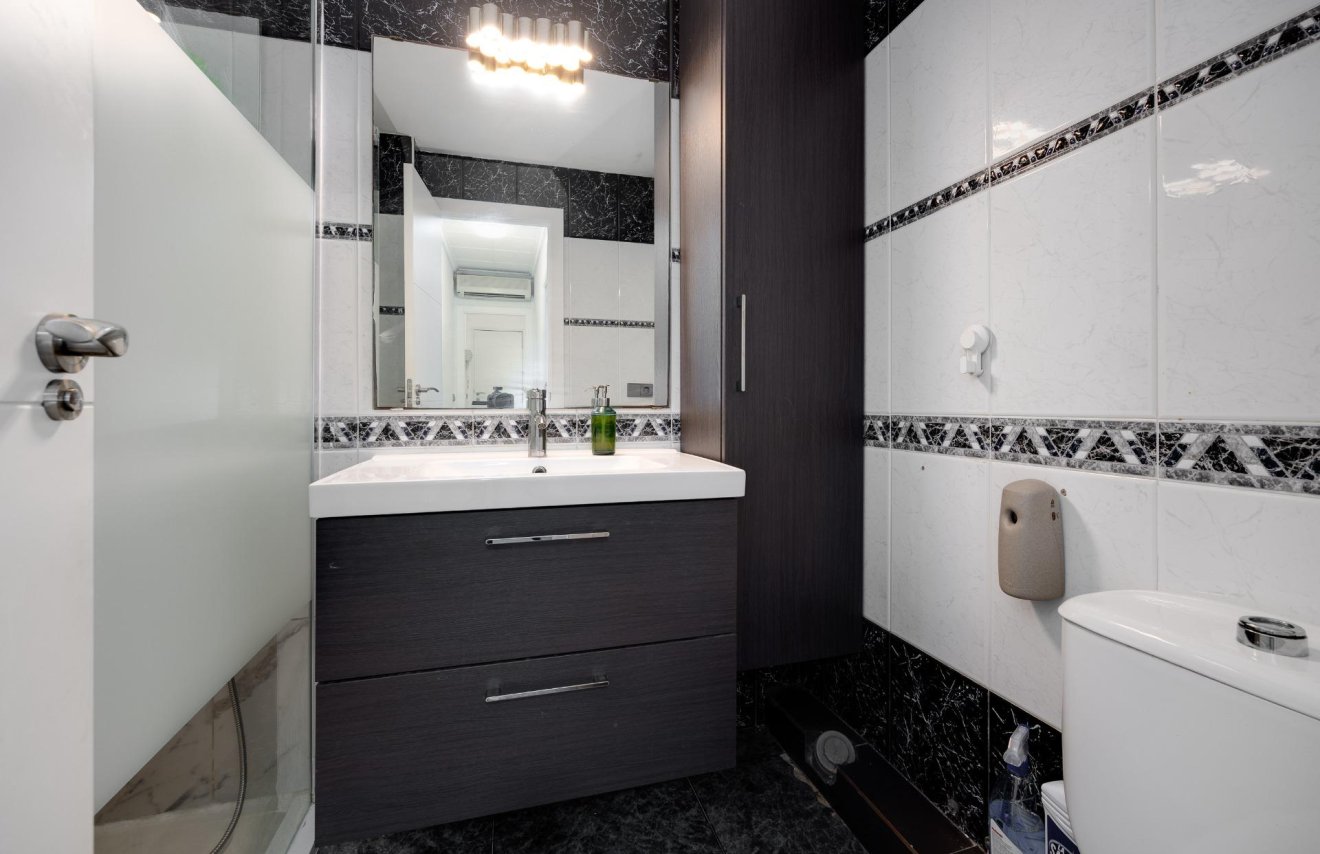 Resale - Apartamento - Torrevieja - Centro