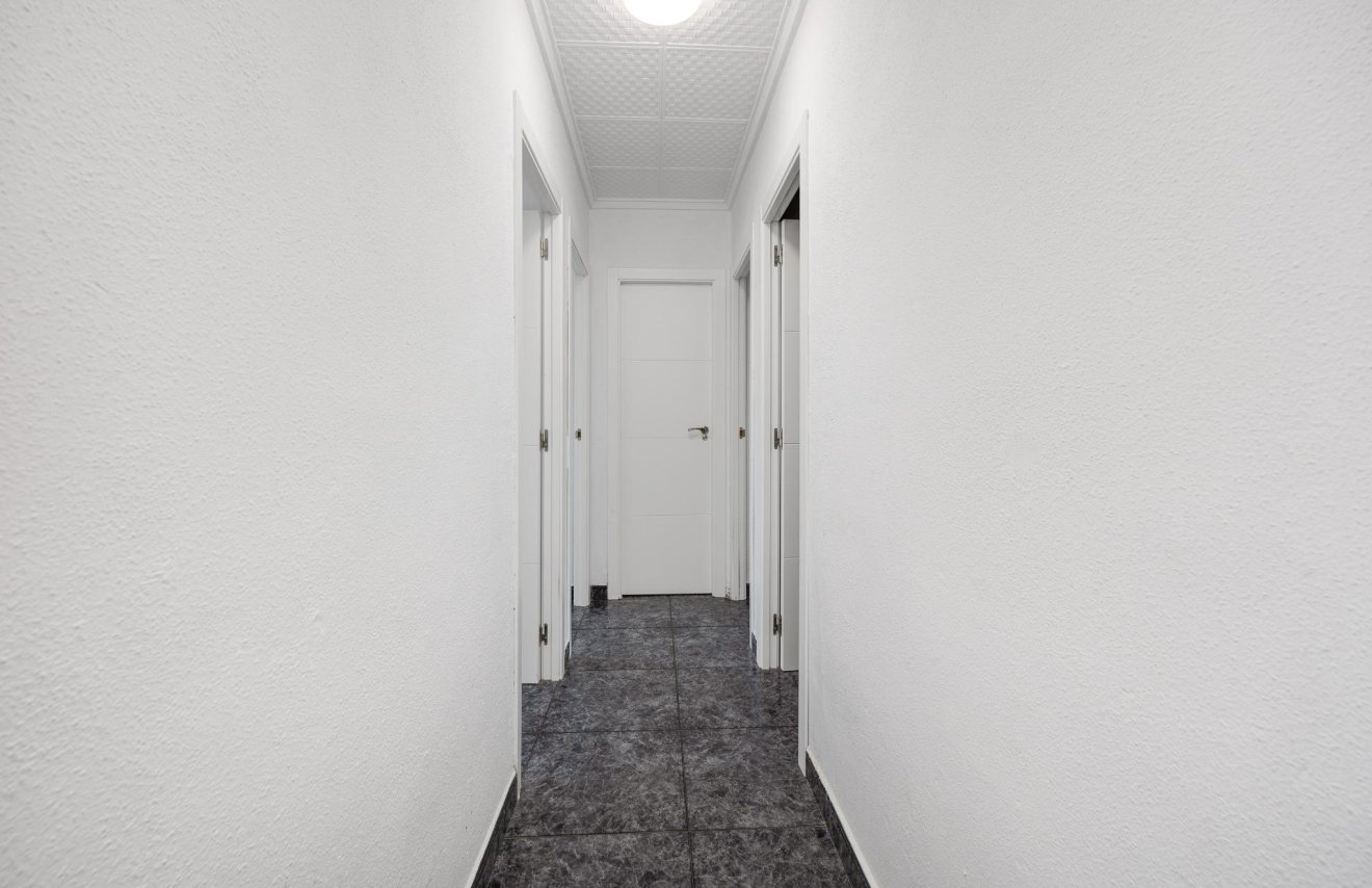 Resale - Apartamento - Torrevieja - Centro