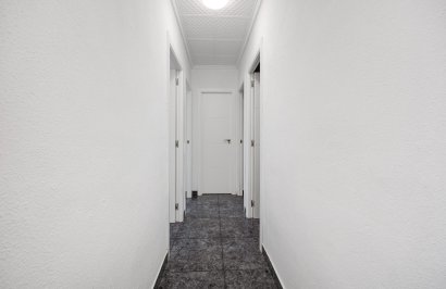 Resale - Apartamento - Torrevieja - Centro