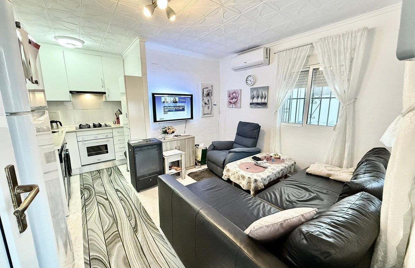 Resale - Bungalow Planta Baja - Torrevieja - La Siesta - El Salado - Torreta