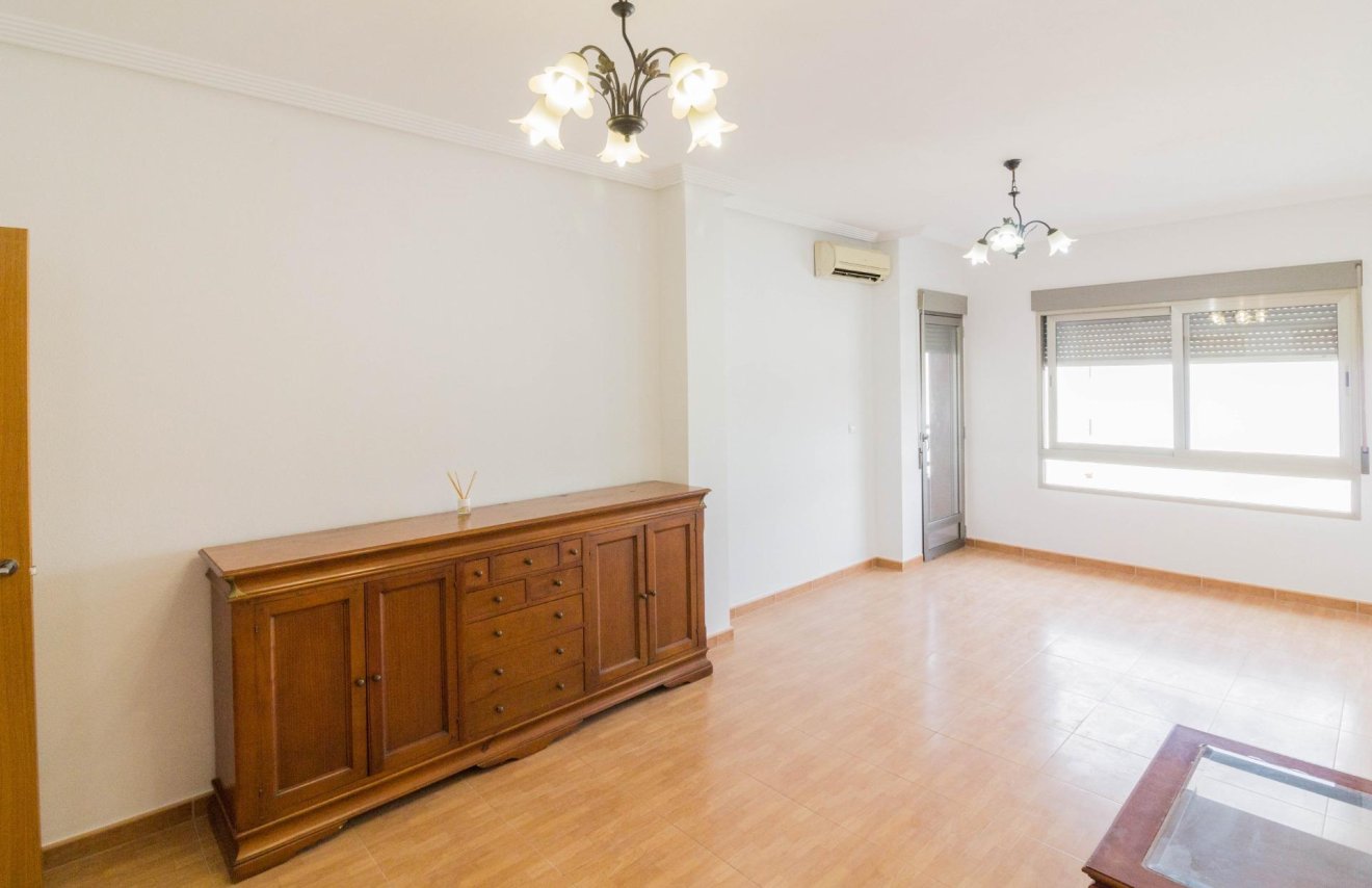 Resale - Piso - San Isidro - Comunidad valenciana