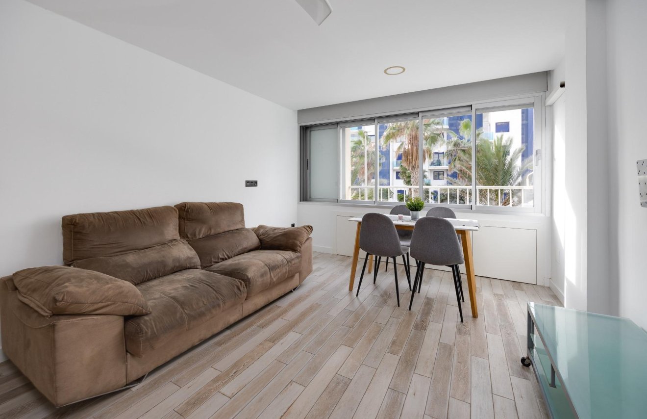 Resale - Apartamento - Torrevieja - Punta prima