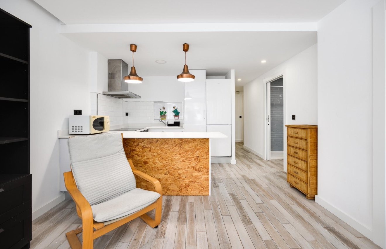 Resale - Apartamento - Torrevieja - Punta prima