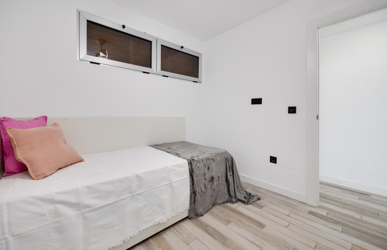Resale - Apartamento - Torrevieja - Punta prima