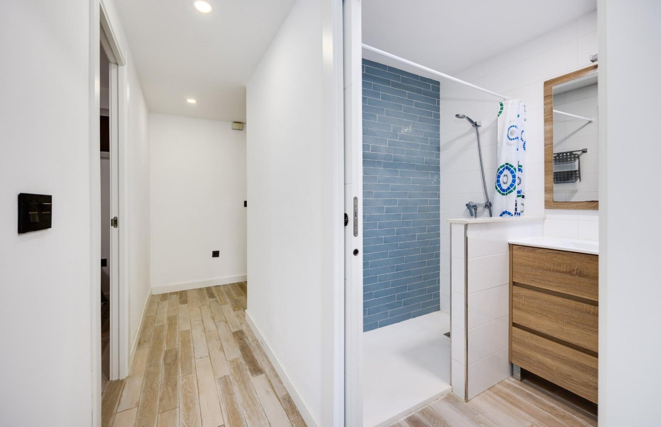 Resale - Apartamento - Torrevieja - Punta prima