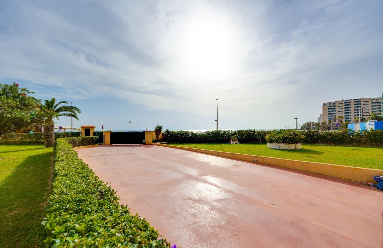 Resale - Apartamento - Torrevieja - Punta prima