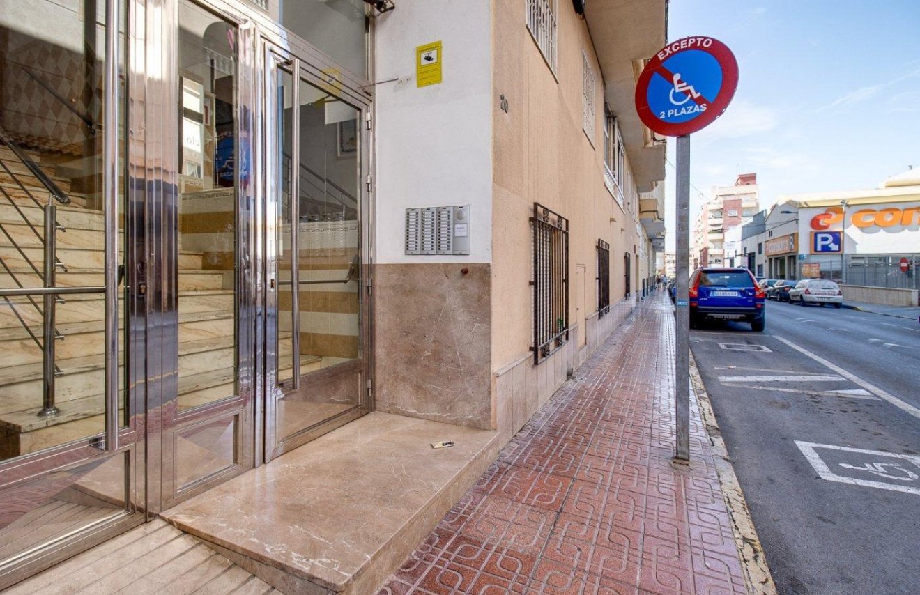 Resale - Apartamento - Torrevieja - Centro