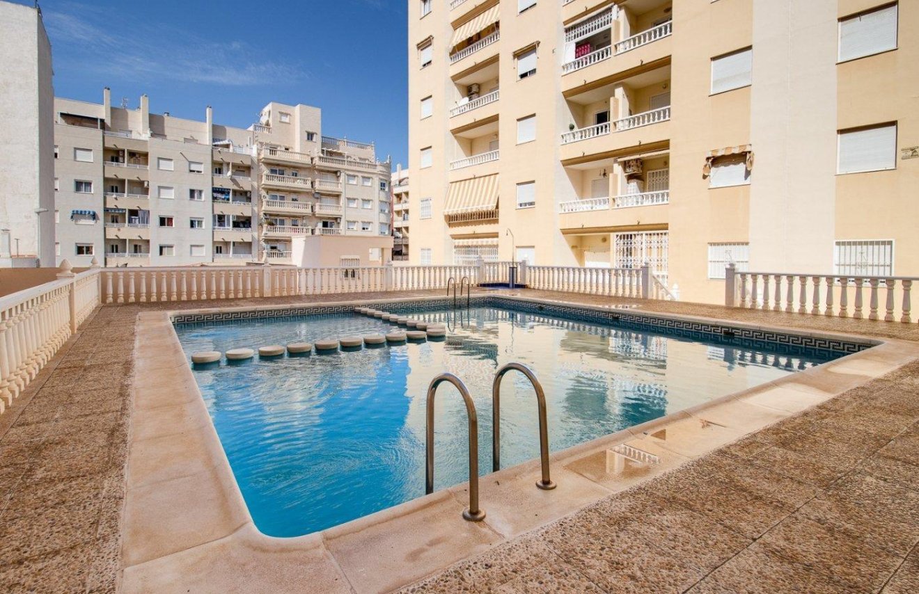 Resale - Apartamento - Torrevieja - Centro