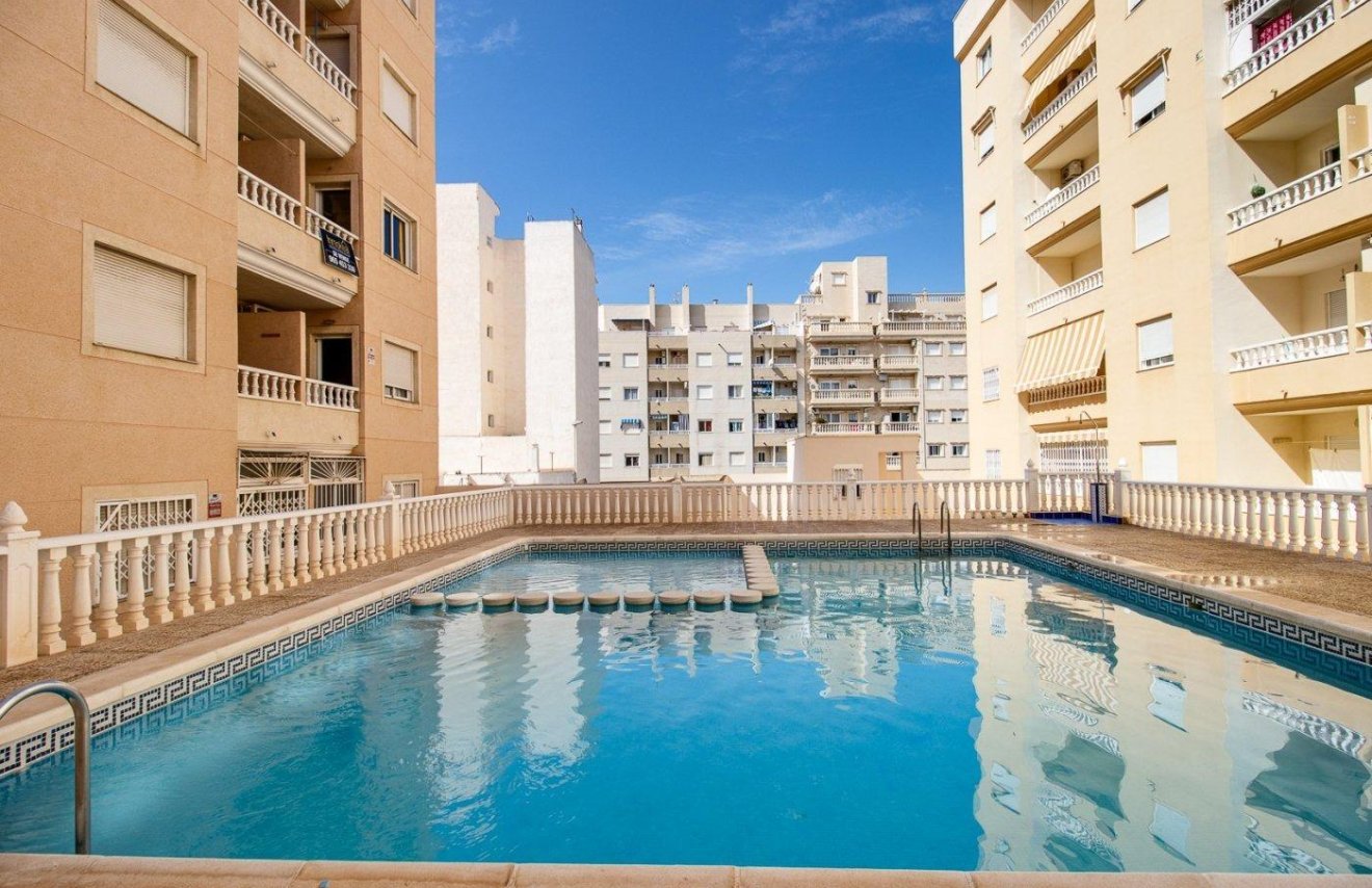 Resale - Apartamento - Torrevieja - Centro