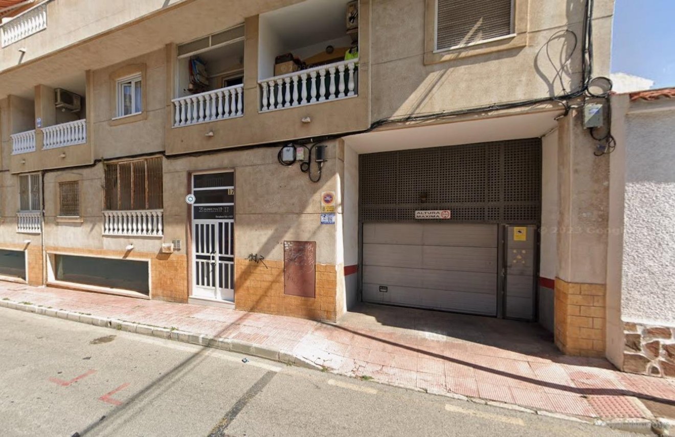 Reventa - Garaje - Torrevieja - Centro