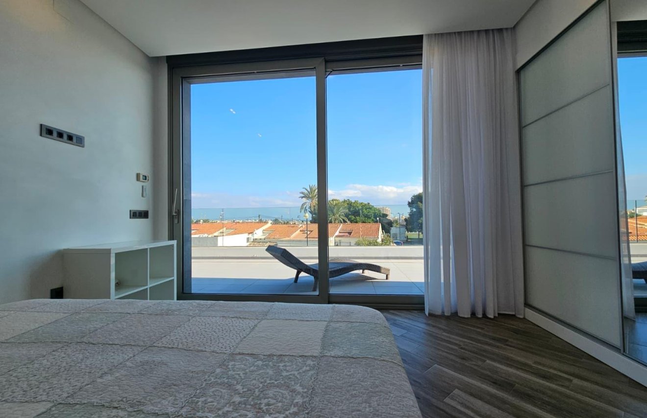 Reventa - Villa de Lujo - Torrevieja - Los Angeles