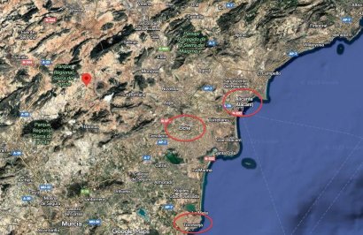 Resale - Terreno urbanizable - Pinoso - A 2 km de la ciudad