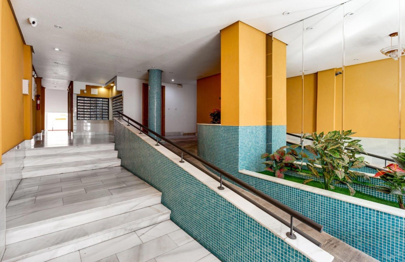 Resale - Apartamento - Torrevieja - Centro