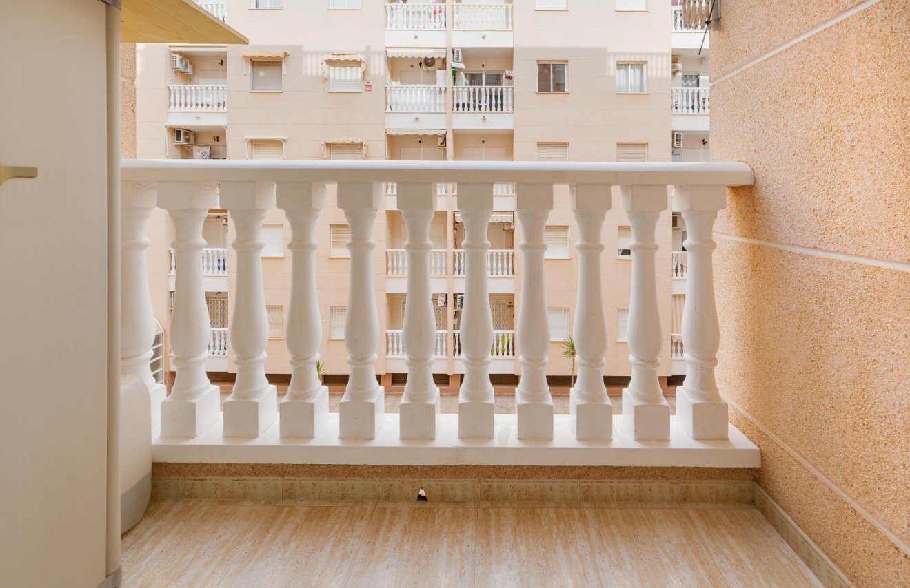 Resale - Apartamento - Torrevieja - Centro