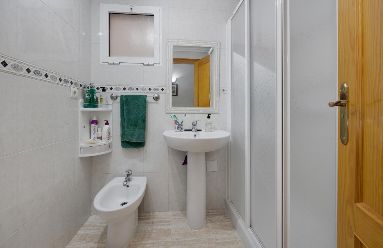 Resale - Apartamento - Torrevieja - Centro