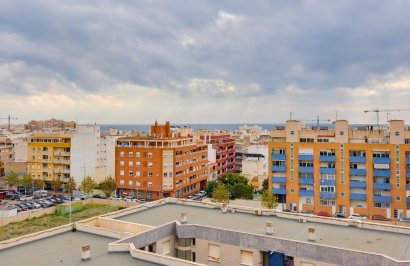 Resale - Apartamento - Torrevieja - Centro