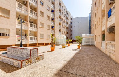 Resale - Apartamento - Torrevieja - Centro