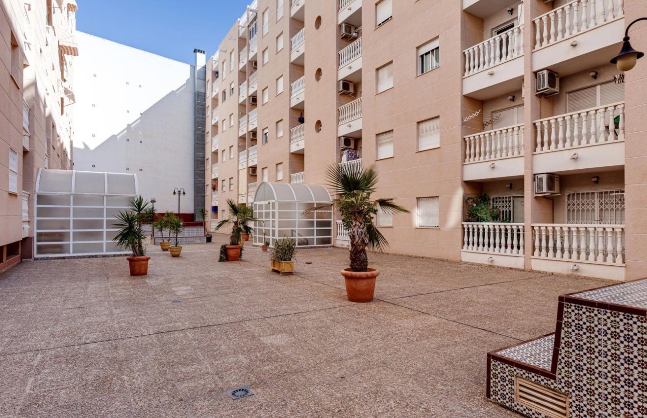 Resale - Apartamento - Torrevieja - Centro