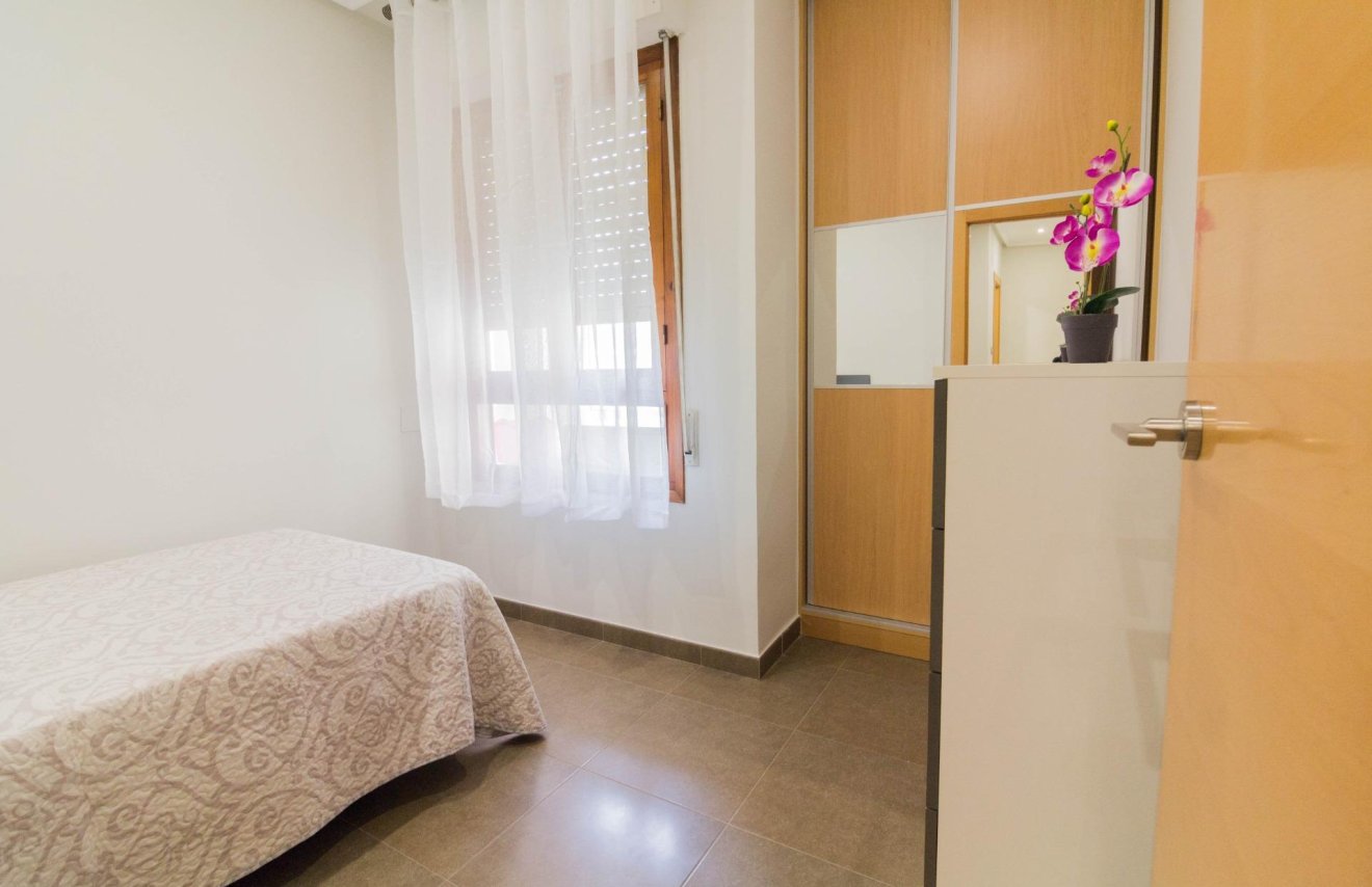 Location à long terme - Piso - Redován - Ayuntamiento