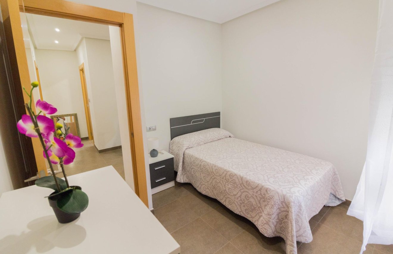 Location à long terme - Piso - Redován - Ayuntamiento