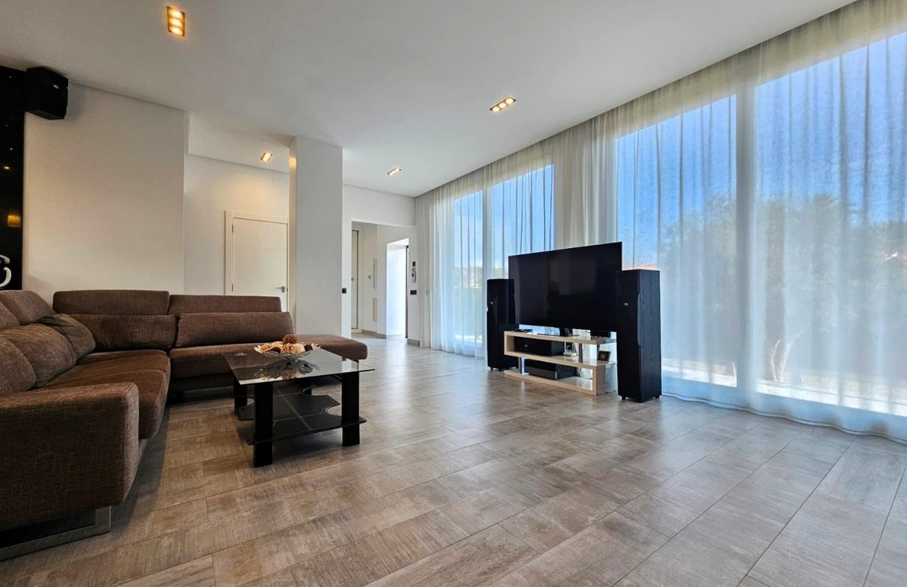 Reventa - Villa de Lujo - Torrevieja - Los Angeles