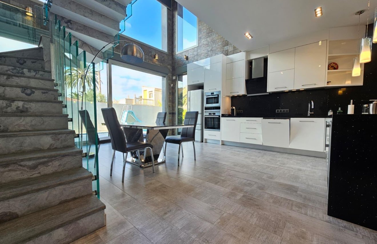 Reventa - Villa de Lujo - Torrevieja - Los Angeles