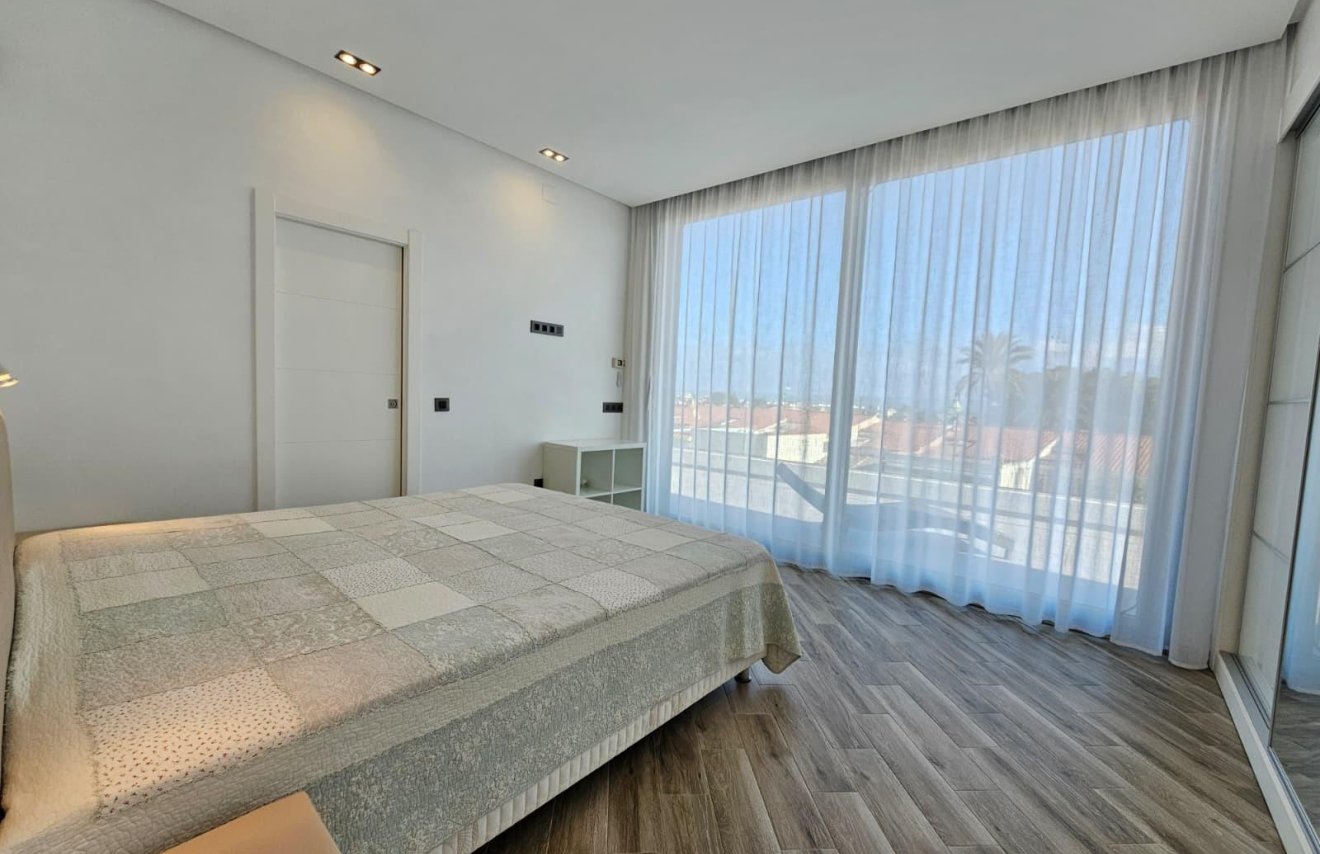 Reventa - Villa de Lujo - Torrevieja - Los Angeles