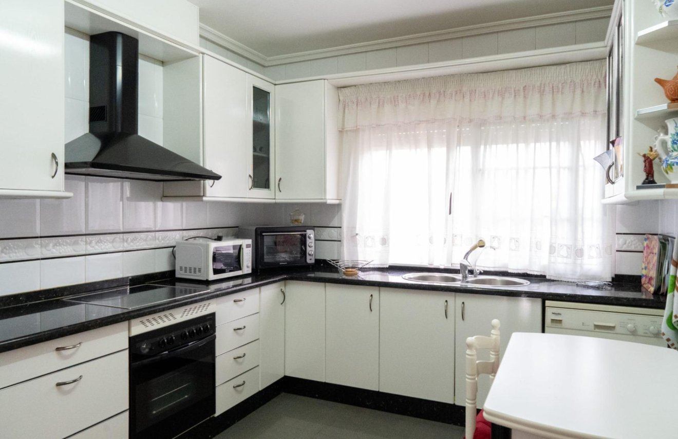 Resale - Chalet - Santomera