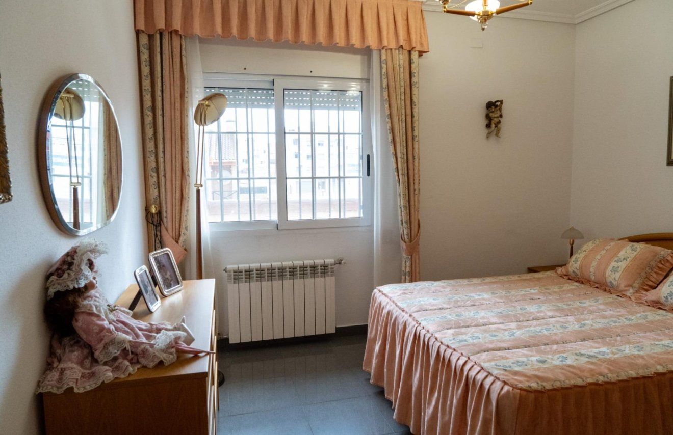 Resale - Chalet - Santomera