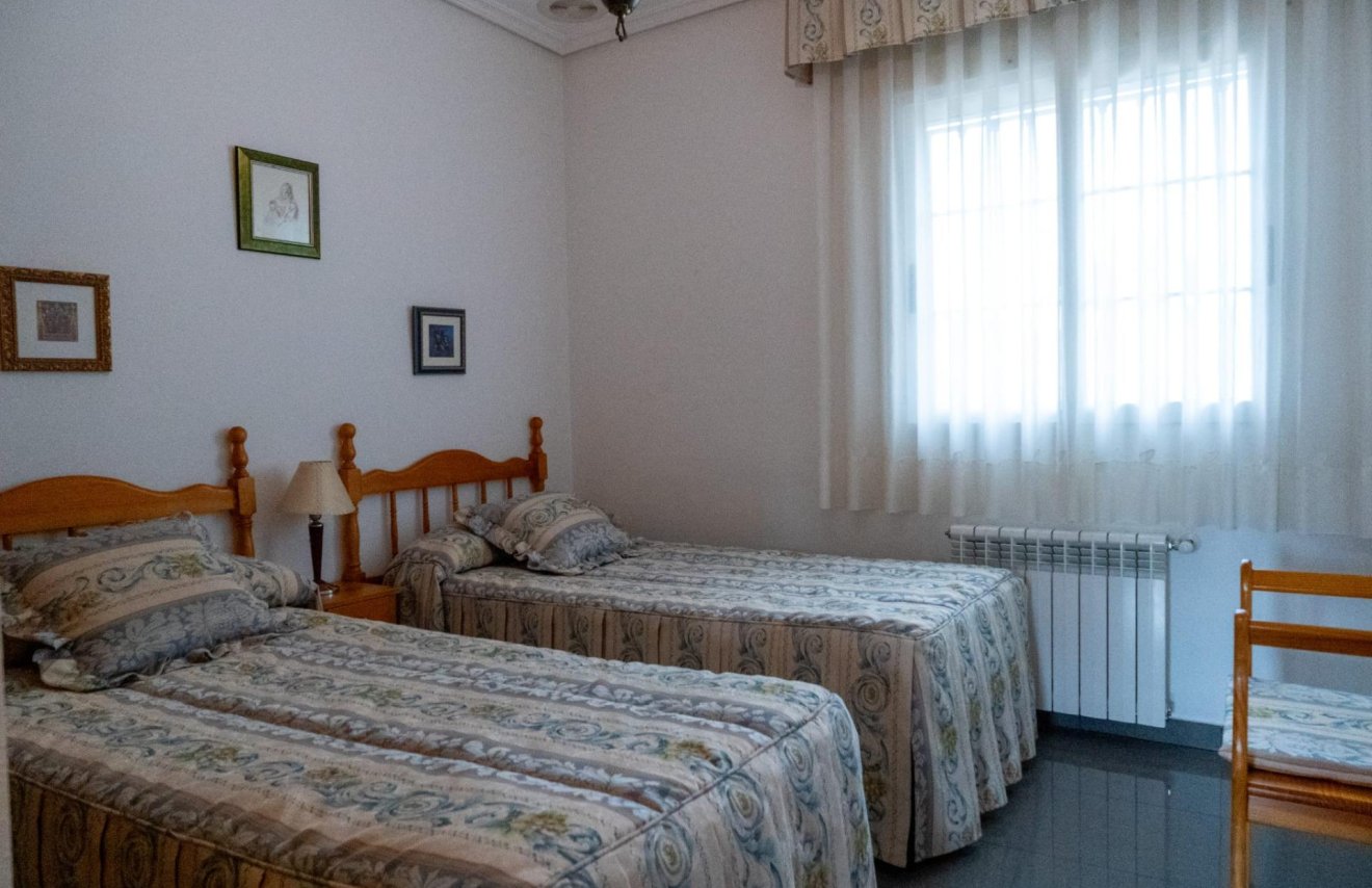 Resale - Chalet - Santomera