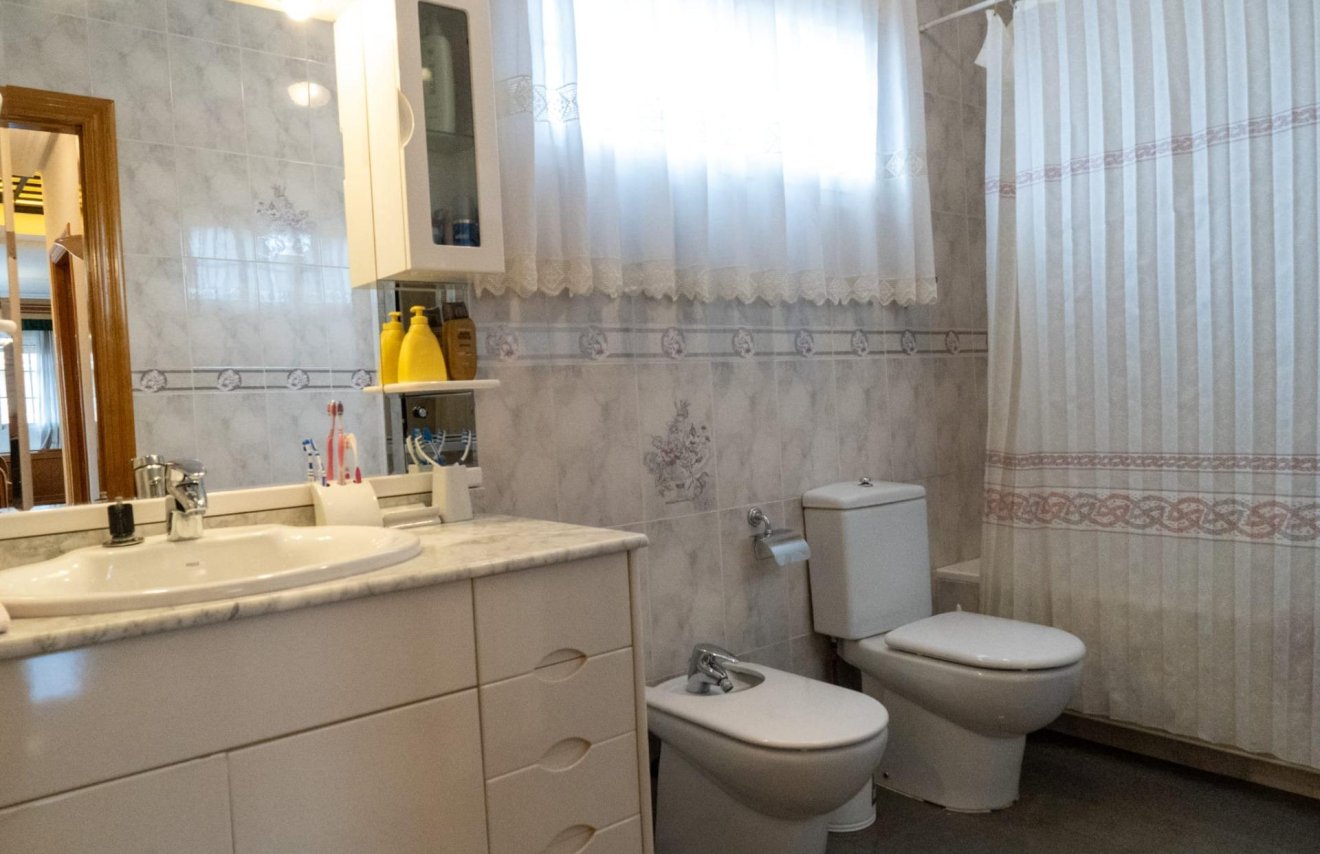 Resale - Chalet - Santomera