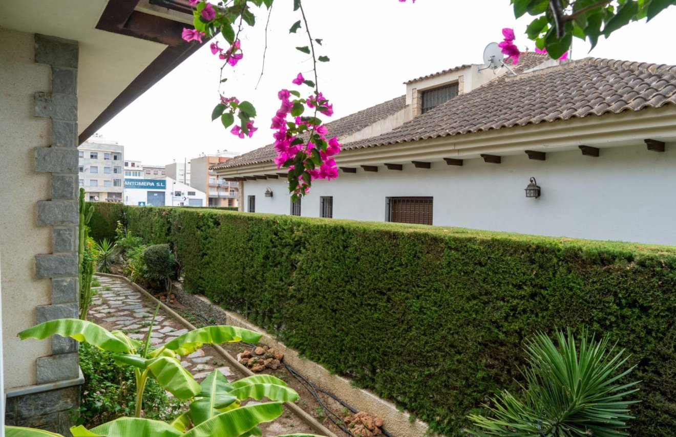 Resale - Chalet - Santomera