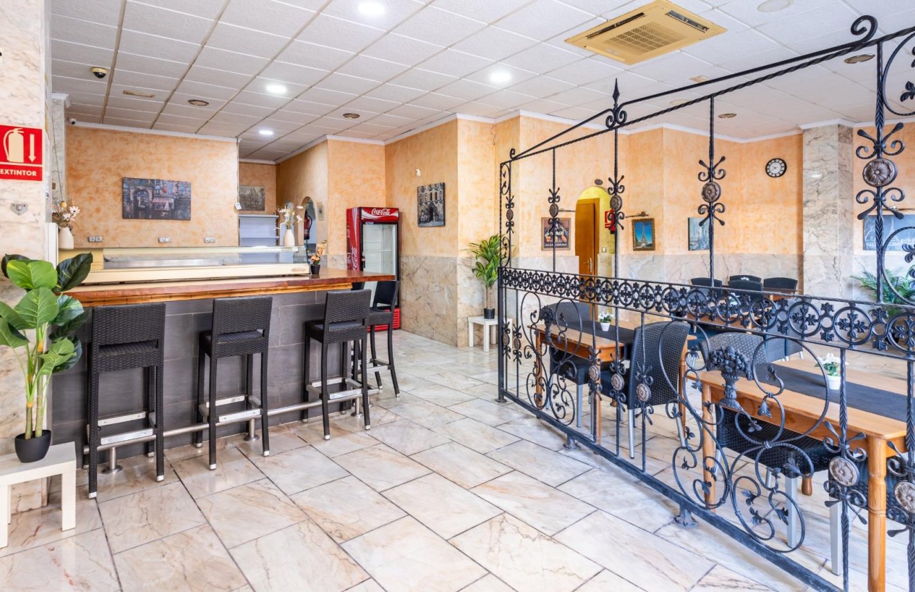 Reventa - Local comercial - Torrevieja - Estacion de autobuses