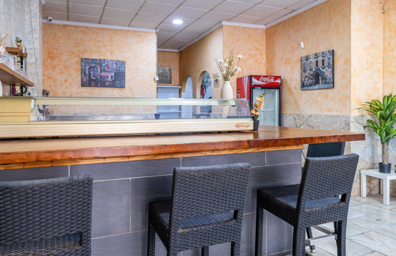 Reventa - Local comercial - Torrevieja - Estacion de autobuses