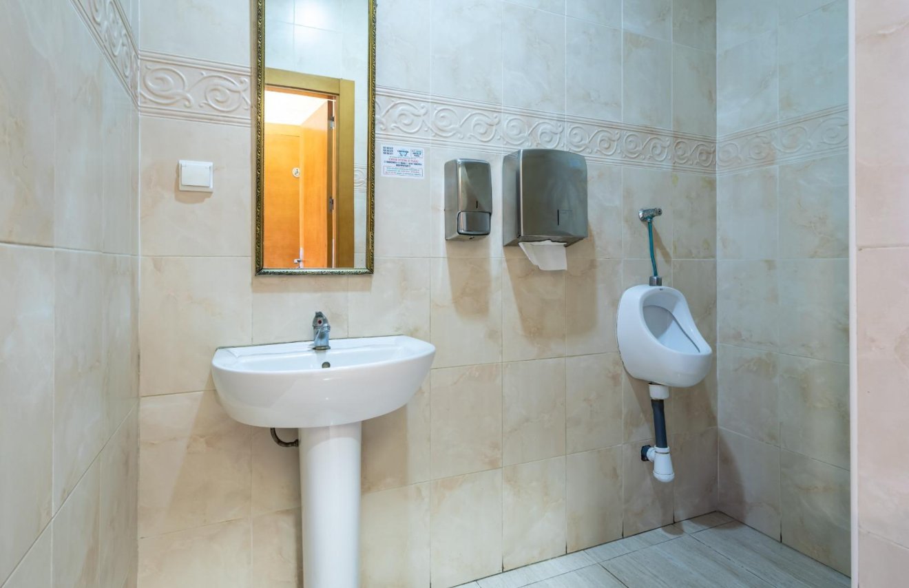 Reventa - Local comercial - Torrevieja - Estacion de autobuses