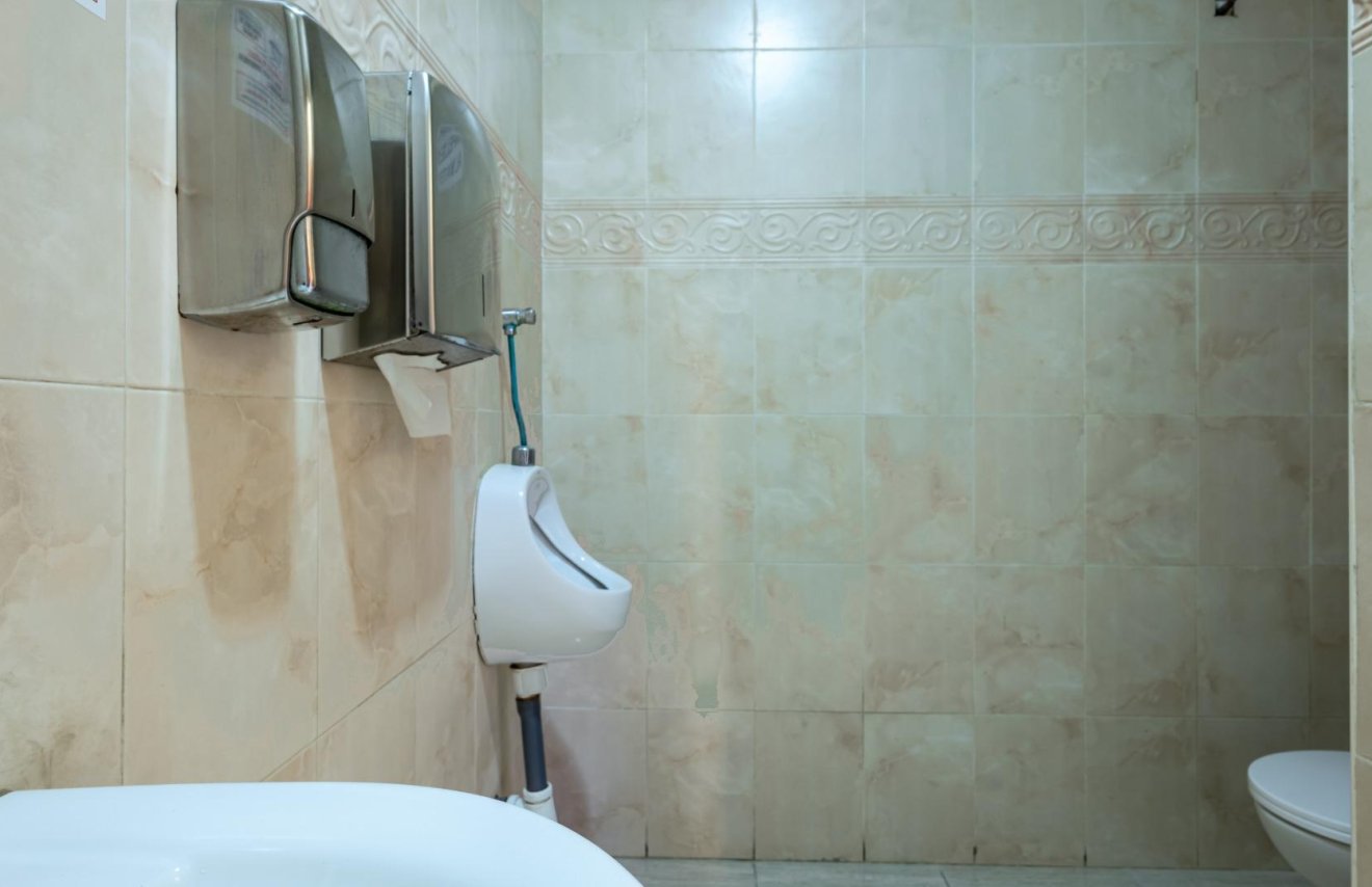 Reventa - Local comercial - Torrevieja - Estacion de autobuses