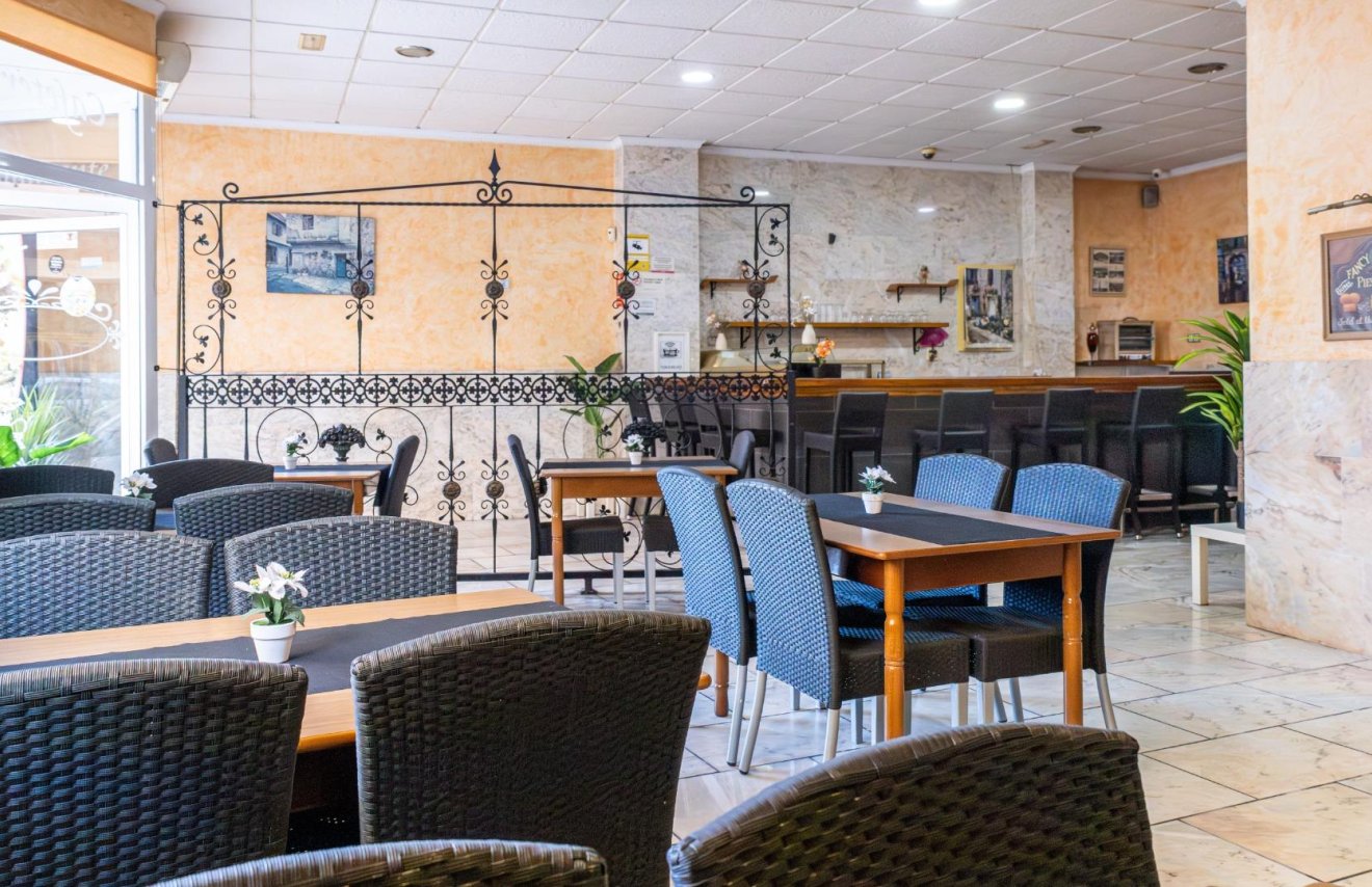 Reventa - Local comercial - Torrevieja - Estacion de autobuses