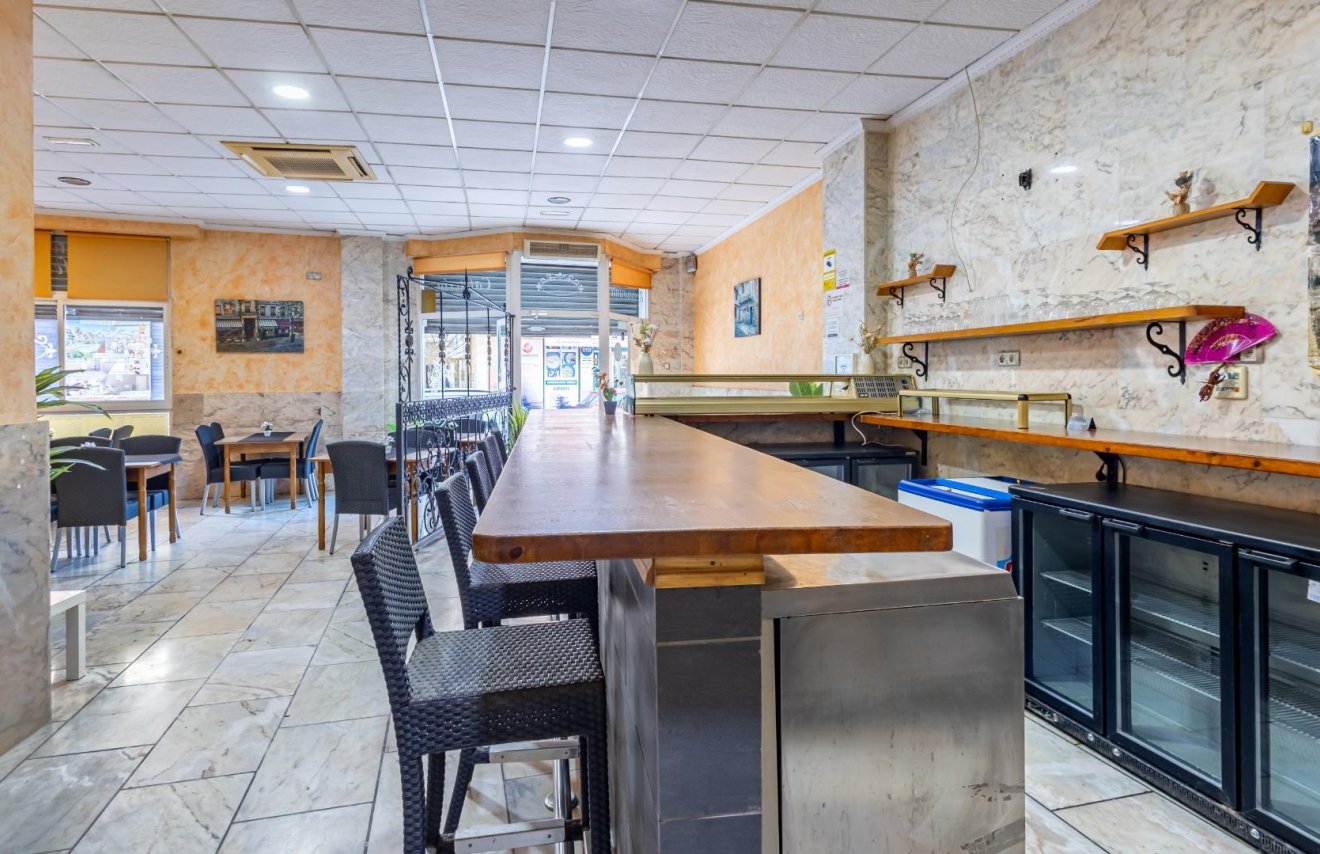 Reventa - Local comercial - Torrevieja - Estacion de autobuses