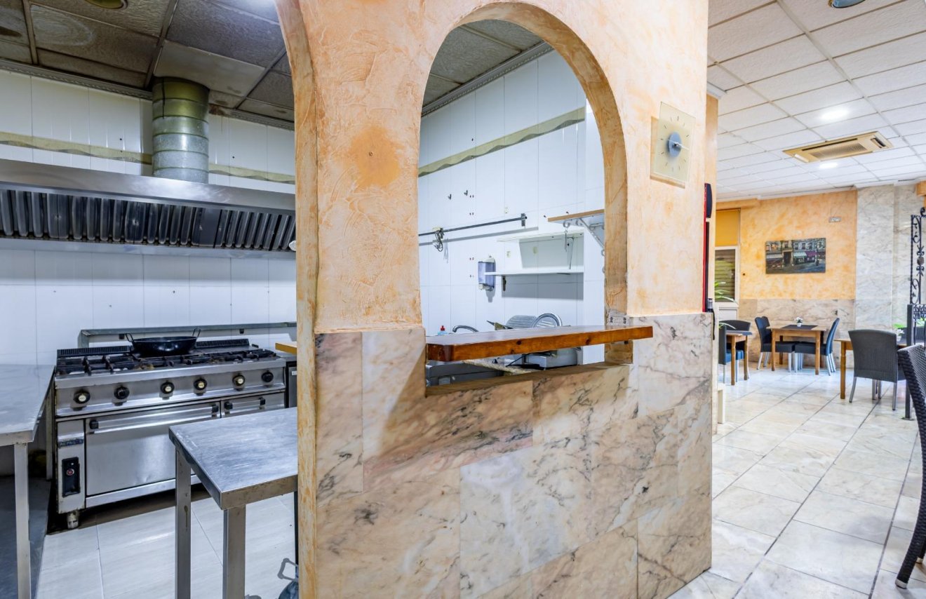 Reventa - Local comercial - Torrevieja - Estacion de autobuses