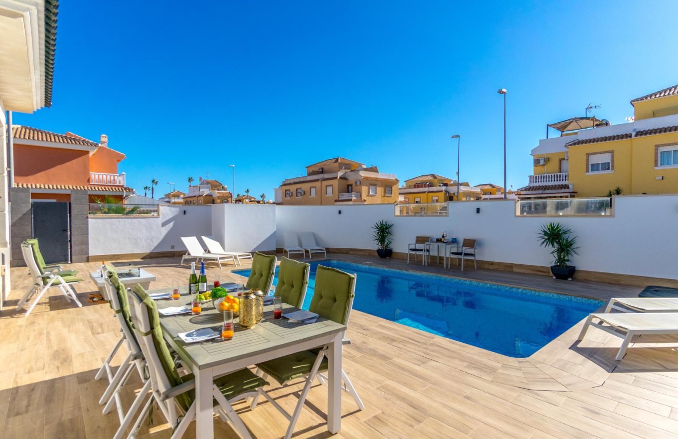 Reventa - Chalet - Ciudad quesada - Lo marabú