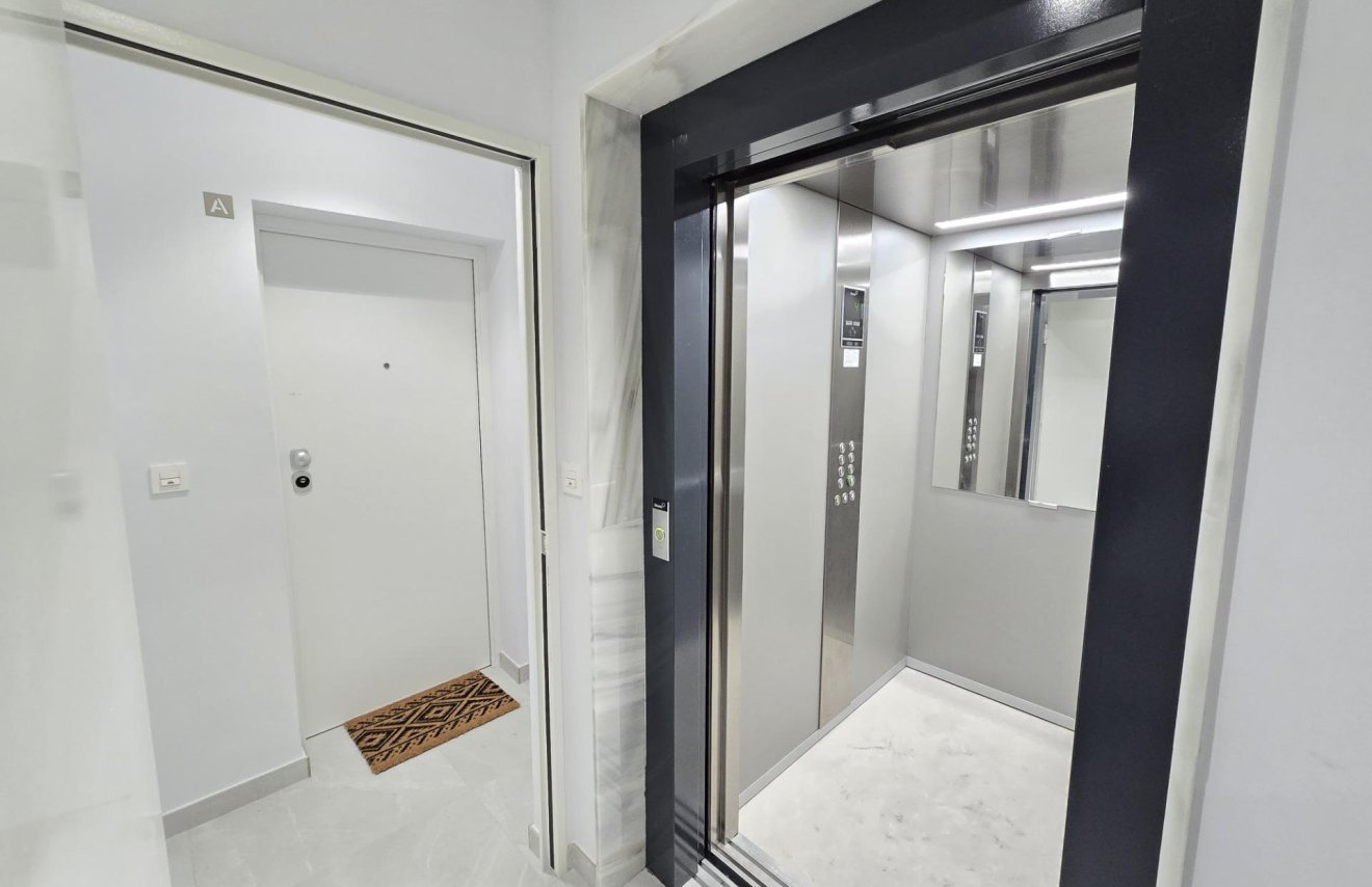 Reventa - Apartamento - Torrevieja - Estacion de autobuses