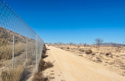 Resale - Terreno urbanizable - Pinoso - A 2 km de la ciudad