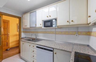 Resale - Apartamento - Torrevieja - Estacion de autobuses