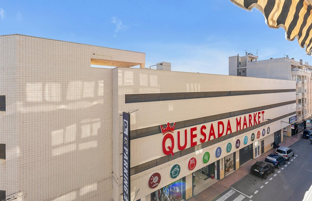 Resale - Apartamento - Torrevieja - Estacion de autobuses