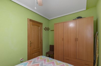 Resale - Apartamento - Torrevieja - Estacion de autobuses