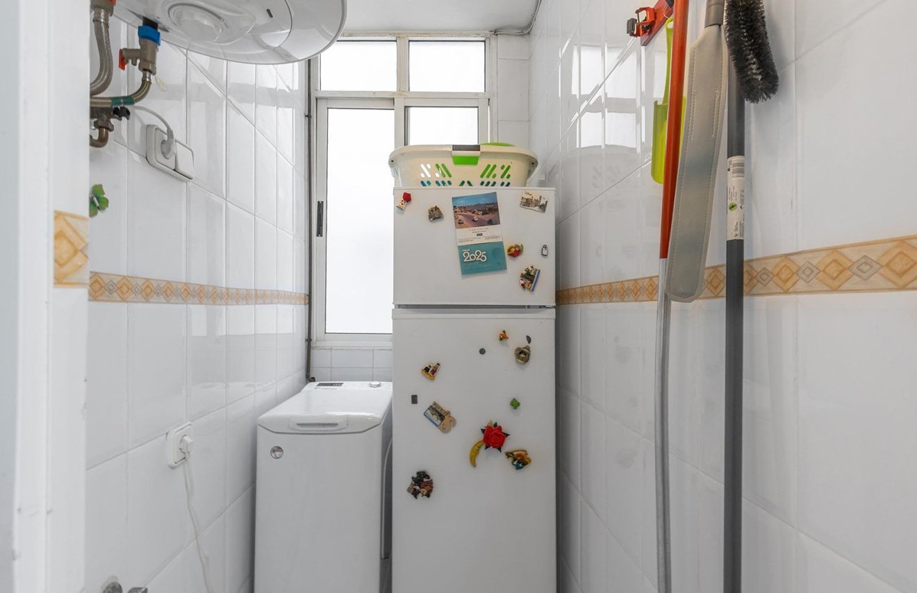 Resale - Apartamento - Torrevieja - Estacion de autobuses