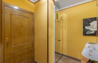 Resale - Apartamento - Torrevieja - Estacion de autobuses